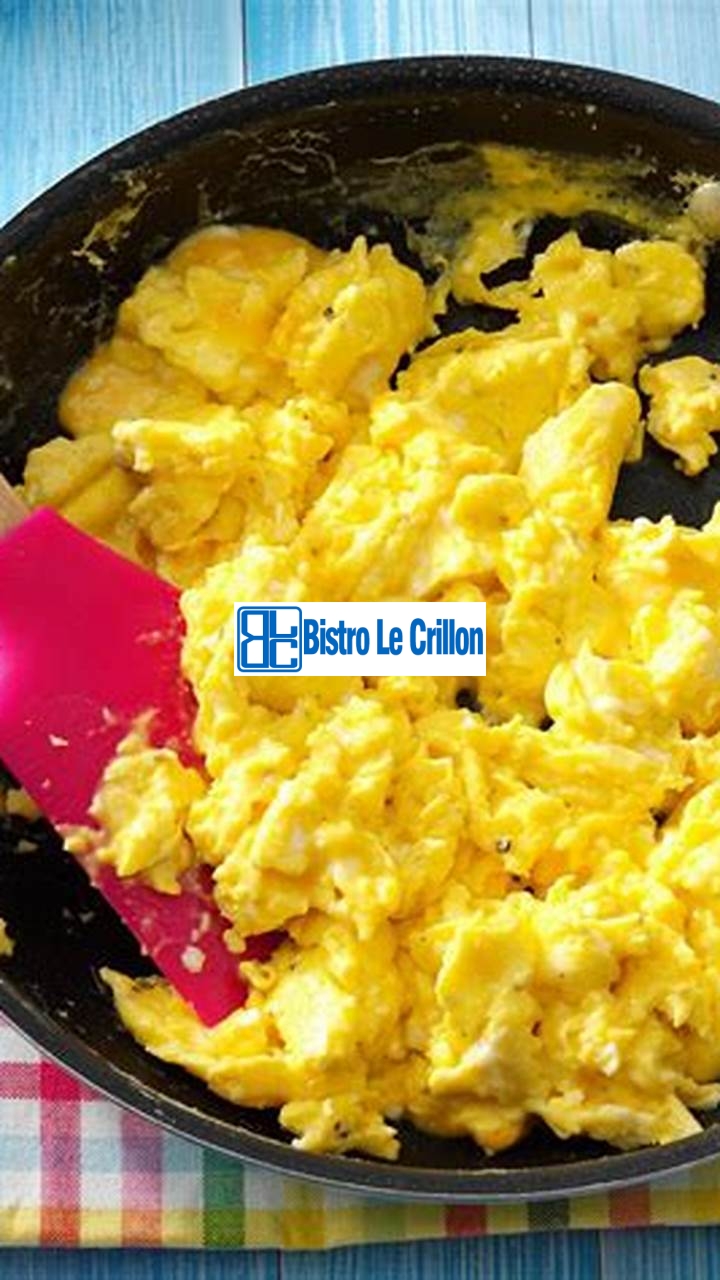 Master the Art of Scrambled Egg Cooking | Bistro Le Crillon